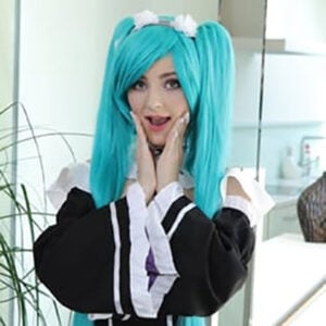 Eva Elfie VRsmash